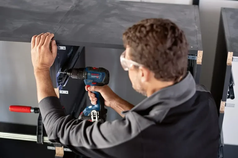 Test et Avis de la Bosch GSR 18V-55 : une perceuse-visseuse brushless de 55 Nm pour applications standard