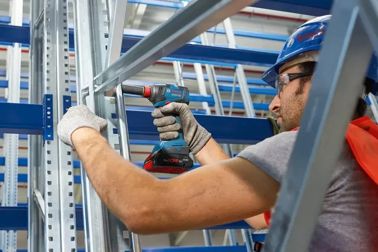 Test et Avis de la Bosch GDX 18V-200 : une visseuse à chocs compacte de 200 Nm avec porte-outil 2-en-1